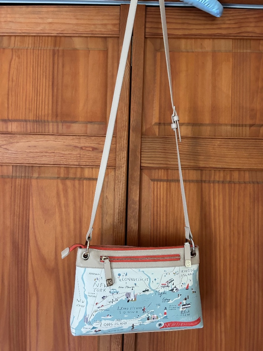 Spartina 449 Cape Cod crossbody bag. - Picture 4 of 7